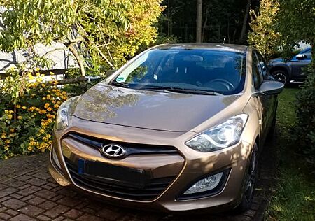 Hyundai i30 1.4 CRDi TÜV 9/27