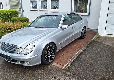 Mercedes-Benz E 240 W211, Xenon, 8-Fach Bereift, großes Navi