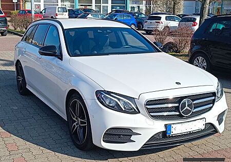 Mercedes-Benz E 220 d T Autom. - AMG-Line, Widescreen, AHK