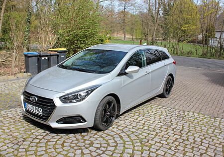 Hyundai i40 1.7 CRDi 104kW blue Premium Premium