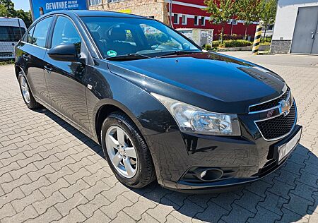 Chevrolet Cruze 1.6 LS Benziner 1.Hand - Automatik - PDC