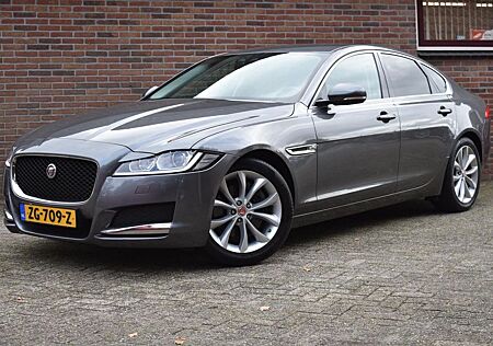 Jaguar XF 2.0d Prestige '19 Leder xenon klima NAvi Crui