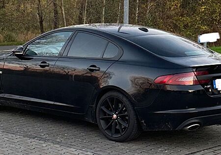 Jaguar XF 3.0 L V6 Diesel S -