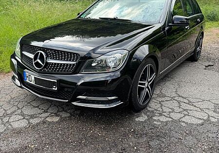 Mercedes-Benz C 200 T AVANTGARDE AVANTGARDE