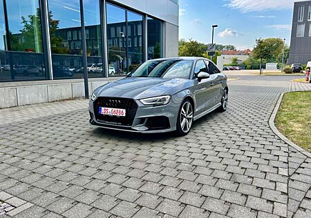 Audi RS3 2.5TFSI S tronic quattro,B&O,Spur+Distr.Navi