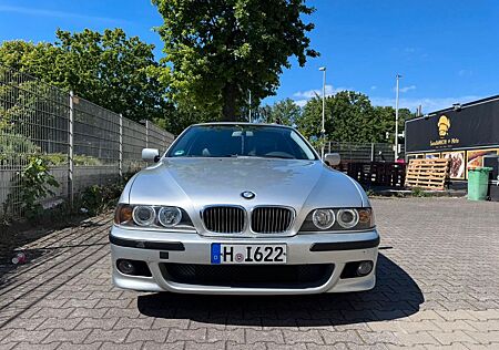 BMW 525i A - M-Paket -Vollleder - Top