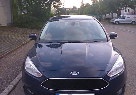 Ford Focus 1,5 TDCi mit NAVI & extra Winterreifensatz