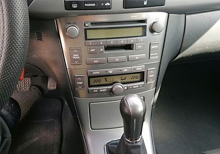 Toyota Avensis Combi Executive 2.0-l-VVT-i Executive