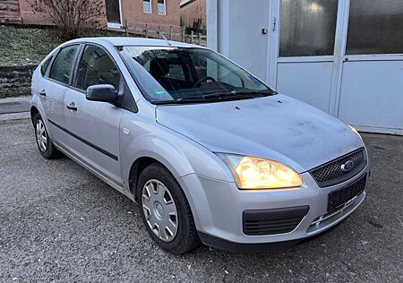 Ford Focus Lim. Trend*Klima*80Kw*Sitzhei*Kein Tüv*