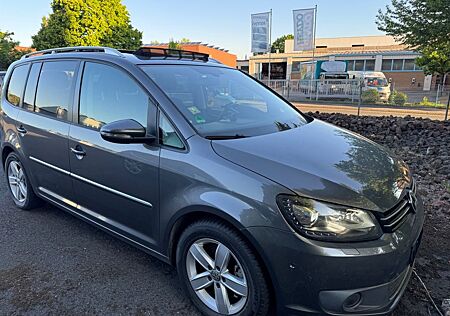 VW Touran Volkswagen 2.0 TDI 125 kW DSG Highline Highline