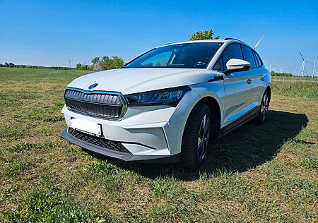 Skoda Enyaq iV 60 weiß Bj. 2023 Panoramaschiebedach