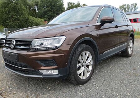 VW Tiguan Volkswagen Highline 2.0 TDI DSG 4Motion NAVI/AHK/LED
