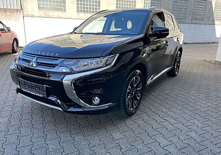 Mitsubishi Outlander PHEV Top 4WD ~Hybrid ~Leder~Navi~Xenon