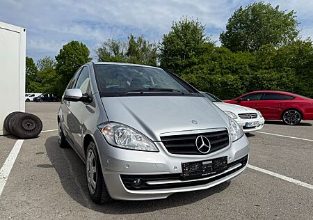 Mercedes-Benz A 180 BlueEFFICIENCY Service Neu / TüV Neu