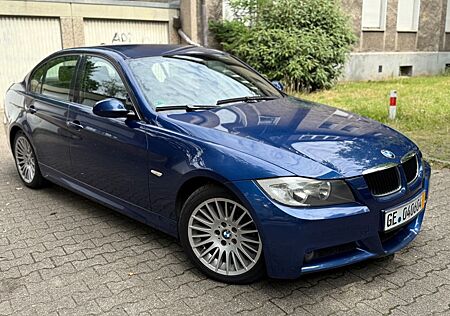 BMW 320i -