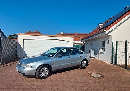 Audi A4 /B5 (125Ps-1.8l) TÜV bis 2027