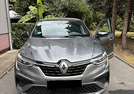 Renault Arkana R.S Line / 1.6i E-TECH Hybrid