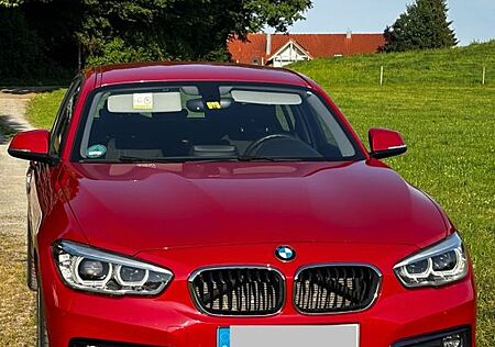 BMW 118i Sport Line, Automatik, Service neu