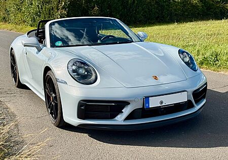 Porsche 992 Carrera 4 GTS Cabriolet 3-J.Aproved, Vierrad