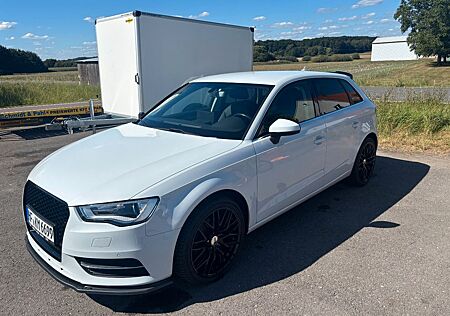 Audi A3 1.4 TFSI cod S tronic Ambiente Sportb.
