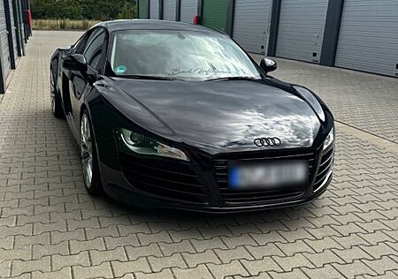 Audi R8 4.2 FSI R tronic quattro -