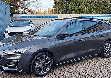 Ford Focus ST Line X-8Gang-Leder-Navi-Kamera-Pano-AHK