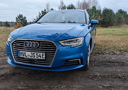 Audi A3 40 e-tron S tronic design Sportback DesignAHK