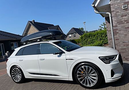 Audi e-tron 55 quattro -TÜV Neu