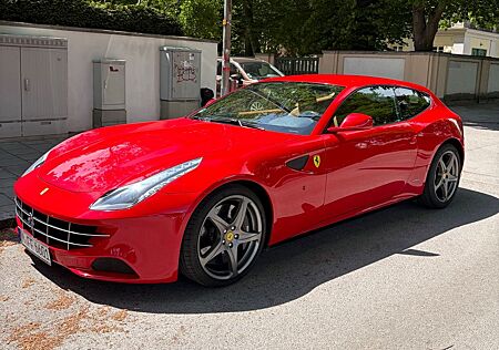 Ferrari FF 6,3 V12 4x4 -