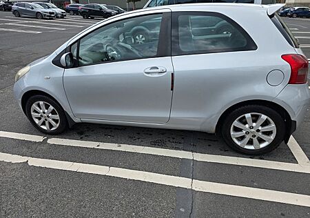 Toyota Yaris 1,0-l-VVT-i -
