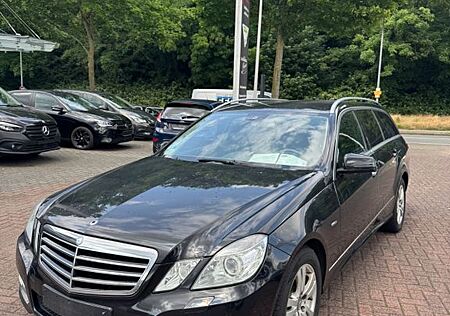 Mercedes-Benz E 250 E -Klasse T-Modell 7 sitze