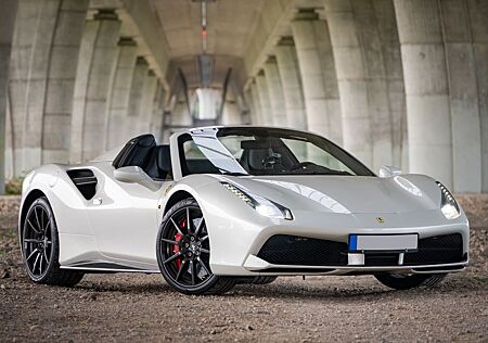 Ferrari 488 Spider Spider - Carbon, Bianco Italia