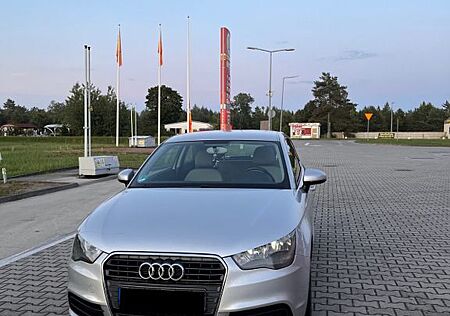 Audi A1 Automatik - TÜV neu!