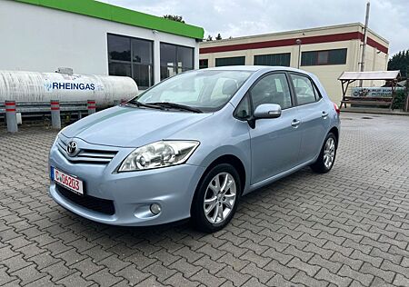 Toyota Auris Life