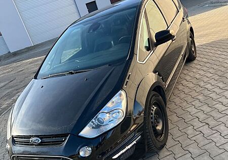 Ford S-Max 2,2 TDCi 147kW DPF Titanium Titanium