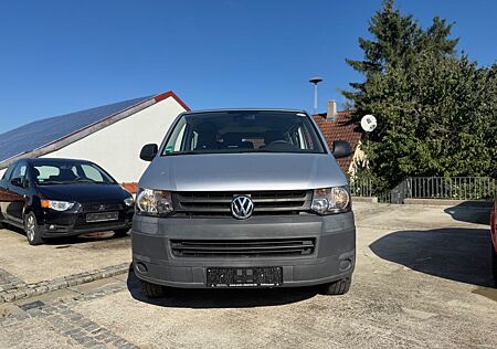 VW T5 Transporter Volkswagen 9 Sitzer