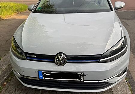 VW Golf Volkswagen 1.5 TSI ACT 96kW DSG Sound BlueMotion Sound