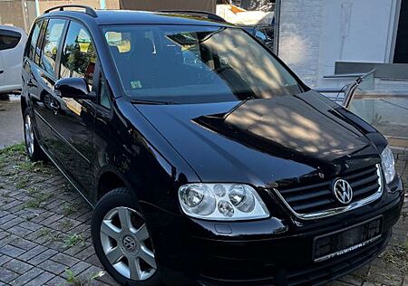 VW Touran Volkswagen neu bereift, TÜV fällig, günstig abzugebe