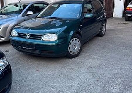 VW Golf Volkswagen 1.6 Basis