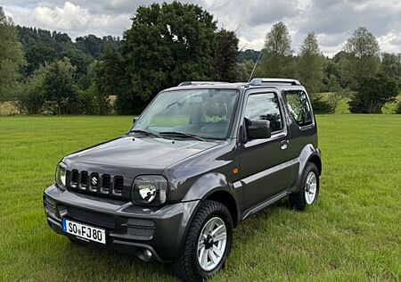 Suzuki Jimny 1.3 4WD Style, AHK, Klima, AT Reifen
