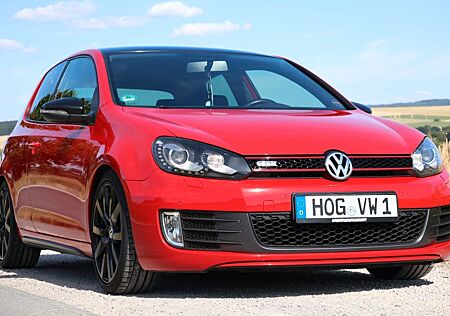 VW Golf Volkswagen 2.0 TSI GTI adidas GTI