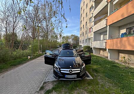 Mercedes-Benz GLA 200 AMG Line AMG Line