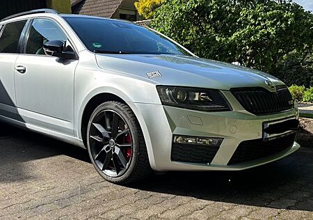 Skoda Octavia 2.0 TDI DSG RS Combi Challenge