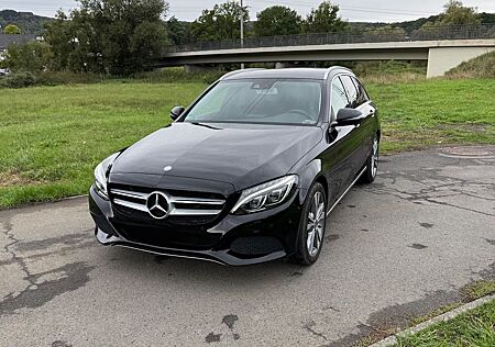 Mercedes-Benz C 220 d T AVANTGARDE AHK Voll LED Navi