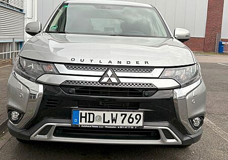 Mitsubishi Outlander 2.0 Diamant+NAVI+LED+360°Kam+Totwinkel