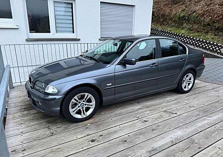 BMW 328i -