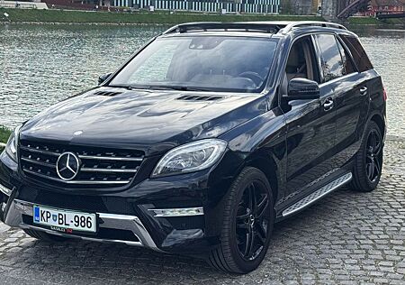Mercedes-Benz ML 350 BlueTEC 4MATIC - FULL EQUIPMENT