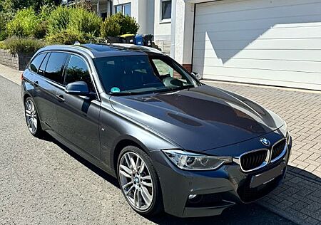 BMW 330d xDrive Touring Automatic -