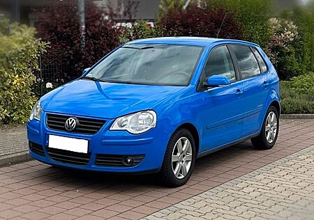 VW Polo Volkswagen 1.2 44kW United blau