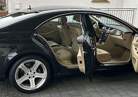 Mercedes-Benz CLS 500 -